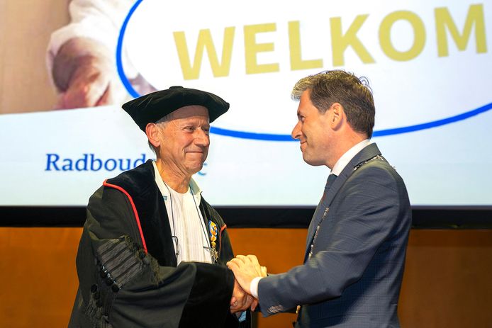 prof. dr. Raymond Koopmans en Joerie Minses, burgemeester van de Gemeente Heumen